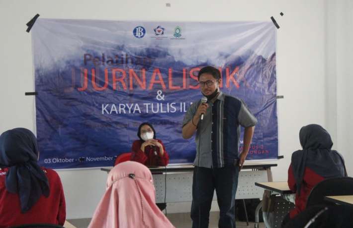 Asah Skill Kepenulisan Anggota GenBI Tegal Komisariat IAIN Pekalongan dengan Pelatihan Jurnalistik