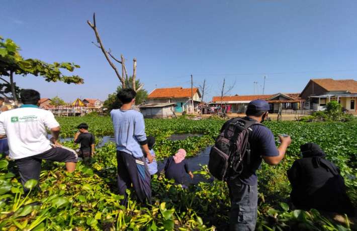 World CleanUp Day : GenBI Tegal Komisariat IAIN Pekalongan Lakukan Aksi Bersih Sungai Mrican