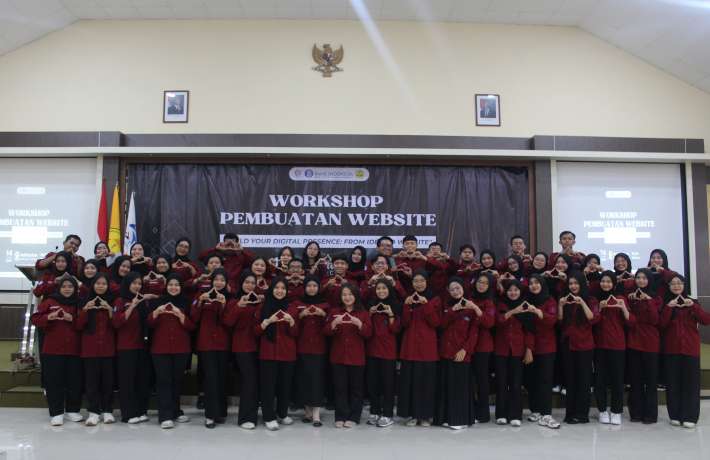 GenBI UNIKAL Dorong Literasi Digital Workshop “Build Your Digital Presence: From Idea to Website” 