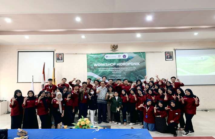 Memanfaatkan Lahan Sempit GenBI Komisariat UPS Tegal Gelar Workshop Hidroponik 