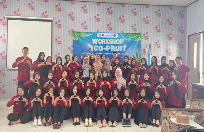 Dari Daun Menjadi Karya: Workshop Ecoprint "Steam & Bloom" GenBI UPS Tegal